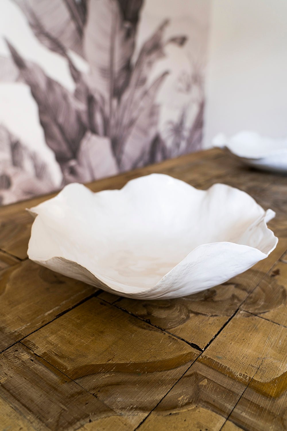 Plato Irregular De Porcelana Blanco Brillante 32 Cm - Cristina Oria