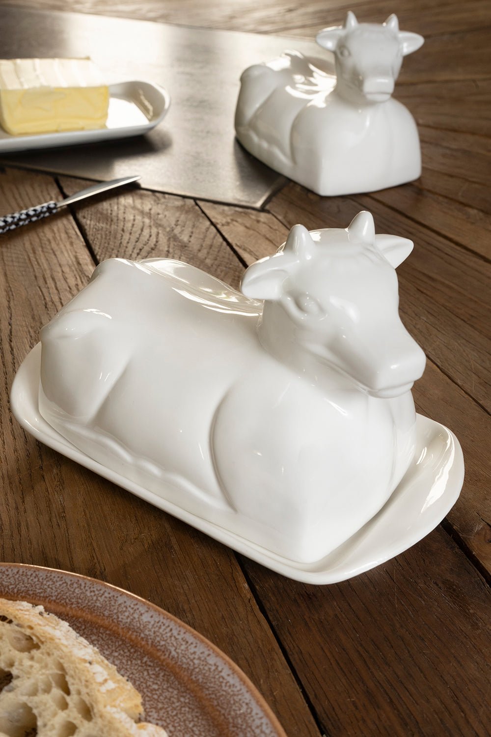Mantequillera Con Diseño De Vaca De Porcelana Blanca - Cristina Oria